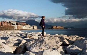 Una vista di Napoli e del Vesuvio dal mare foto di Nadia Shira Cohen per The New York Times